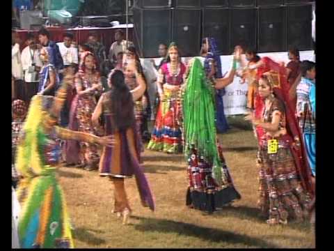 Gujarati Garba Song Navratri Live 2011 - Lions Club Kalol -...