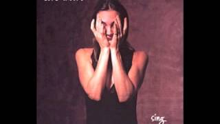Watch Abra Moore I Look Around video