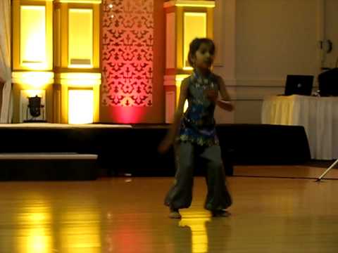 Jaanvis Mix Bollywood Dance Performance at Indian Wedding