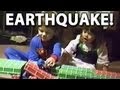 dramatische aardbeving Reenactment Door Een Schattig 3-Year-Old!