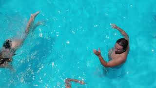 Drone Rasante Na Piscina No Carnaval Em Bragança Flagra Genro Empurrando Sogra