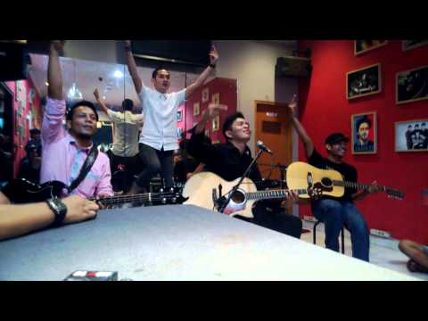Captain Jack - Penghianat (acoustic version) -at Mars Radiance...