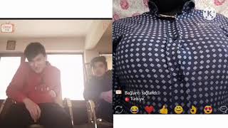 Omeglede Babasi İle Karşilaşan Babasini Kiz Sesi̇yle Tolleyen Genç Nasil Trolledi̇ği̇ni̇ Anlatiyor
