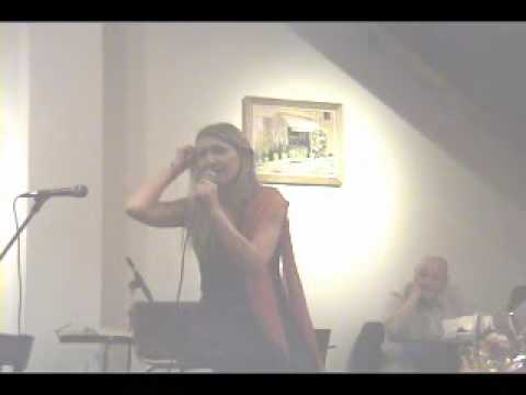 Cristy Sallesses - Actriz - Cantante
