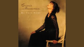 Watch Carrie Newcomer The Moon Over Tucson video