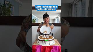 Mi Tía Repartiendo Torta