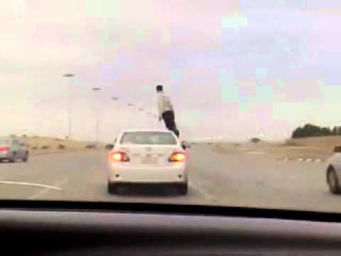Watch تهور شاب سعودى بشاطى نصف القمر