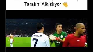 Cristiano Ronaldo , Galatasaray Taraftarını Alkışlıyor