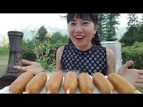 ĂN MỘT ĐĨA CORNDOG NÓNG HỔI CAY NỒNG NÀN VỚI MÙ TẠT VÀNG