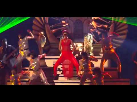 Rihanna Live Cockiness (Love It) - (iHeartRadio & VMA)