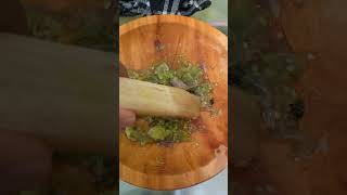 Ngulek Sambal Cabe Rawit