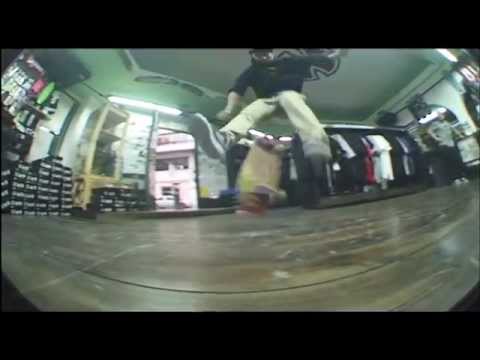 Skateboarding en Picnic Skateshop con OldSchool skate