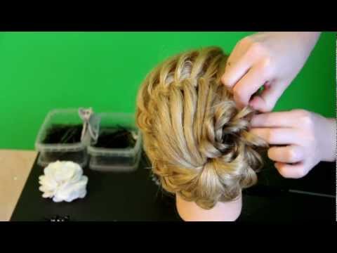 Ажурная коса с цветком из волос
