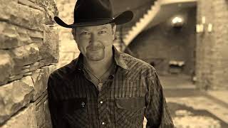 Watch Tracy Lawrence Its Hard To Be An Outlaw video
