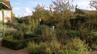 Off the Beaten Track with Nigel Farrell (2006 06 01 London TV Series)