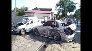 Видео Момент столкновения двух машин на ул.Луначарского попал в объектив видеорегистратора. от ЭЛЕКТРОН -медиа, улица Луначарского, Серпухов, Россия