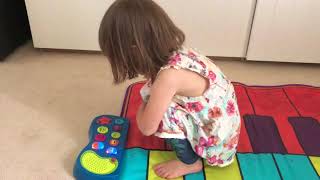 piano mat / Piano singing twinkle , twinkle little star