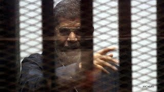 Mısır'da Mahkeme Mursi Için Idam Talep Etti