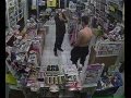 GİZLİ KAMERA ARKASINDA SOYUNAN GENÇ ADAM..?