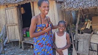 Atât De Puțin Pentru Noi - Așa De Mult Pentru Ei - Fapte Bune În Madagascar