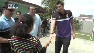 r_IInjXaed8 Video Image