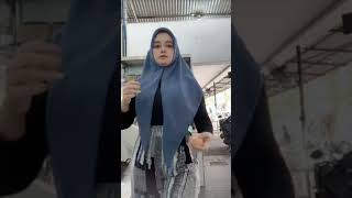 Mamah Muda Cantik Masak Pagi Hari Di Dapur Warung