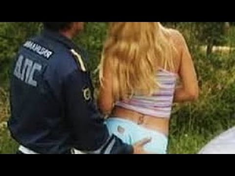 Порно полиция проводит досмотр 