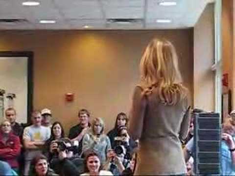 chelsea clinton divorce. Chelsea Clinton with a hot mic