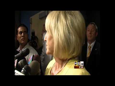 BOOMER: Goddard Vs. Brewer; Abrupt End to Gubernatorial Debate