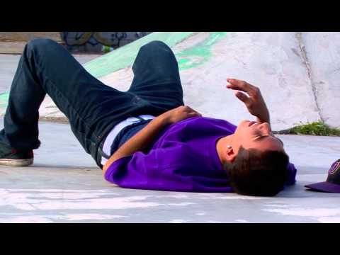[Tire-Tube 900 Fail - Skateboarder Slams HARD!!]