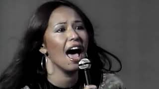 Watch Yvonne Elliman I Cant Get You Out Of My Mind video