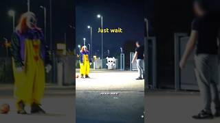This Man Is Not Scared Against A Clown