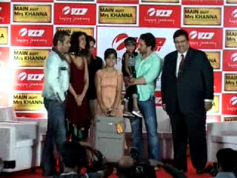 Salman and Kareena at Main Aur Mrs Khanna Movie Promo
