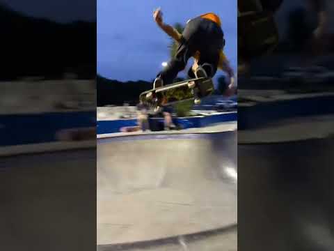 Concrete Waves Skatepark (bowl) with Harry While