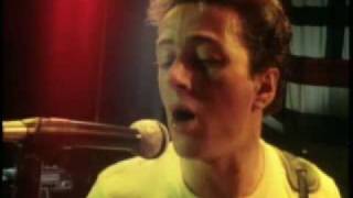 Клип The Clash - Tommy Gun