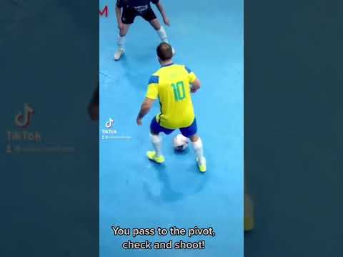 How to score a classic futsal goal