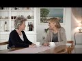 Besonderes Geschenk - Knallerfrauen mit Martina Hill | Die 3. Staffel