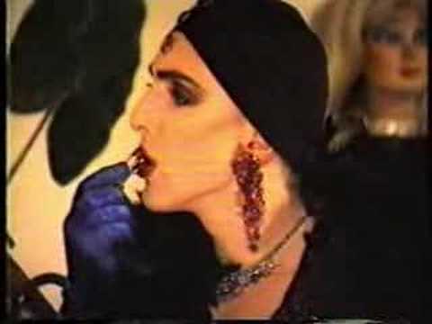 Hedda Lettuce - A Christmas Carol Part 1