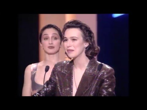 Ariadna Gil se alza con el Premio Goya 1993 a Mejor Actriz