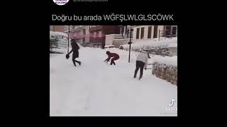 Kızlar Vs Erkekler Kartopu Savaşı