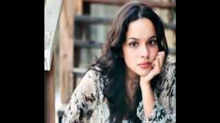 Watch Norah Jones Somewhere Over The Rainbow video