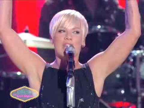 P!nk singing her new song Funhouse On Ellen in Las Vegas 24-11-2008