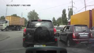 Видео За спецколонной, выезд на встречную полосу. от 525iat, Читательская улица, Ростов-на-Дону, Россия
