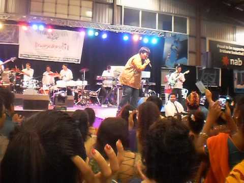 Falguni Pathank ( Chudi jo khanki hatho me ) in Brisbane on...