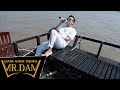 Đàm Vĩnh Hưng ngẫu hứng hát Thành Phố Buồn trên ghe