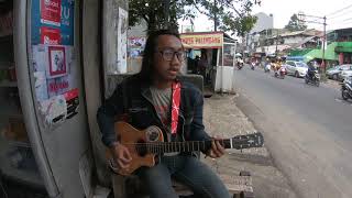 Wauw Lagunya Luar Biasa Menyentu ..!!! Pengamen Jalanan Kreatif Nya Engga Pakai Bohong