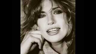 Watch Carly Simon Waiting At The Gate video