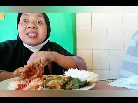 Maem Nasi Padang Ngggeerr..