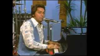 Watch Mickey Gilley Lonely Wine video