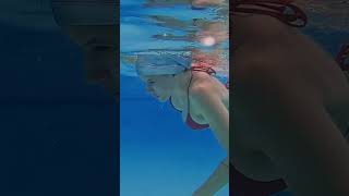 Hairbrella 100% Waterproof Satin-Lined, Adjustable Swim Cap Demo